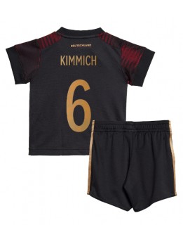 Otroški Nogometna dresi replika Nemčija Joshua Kimmich #6 Gostujoči SP 2022 Kratek rokav (+ hlače)